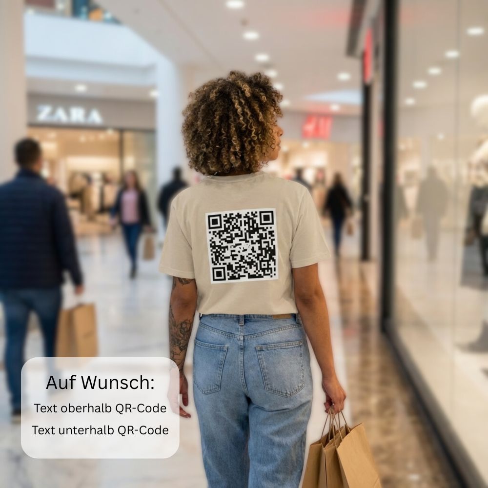 junge Frau in der Shopping Mall